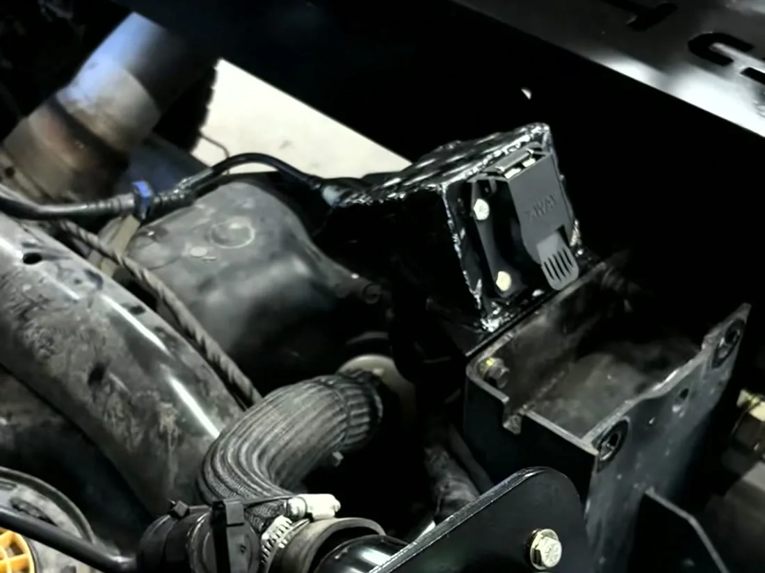 Auxiliary fuel tank installation